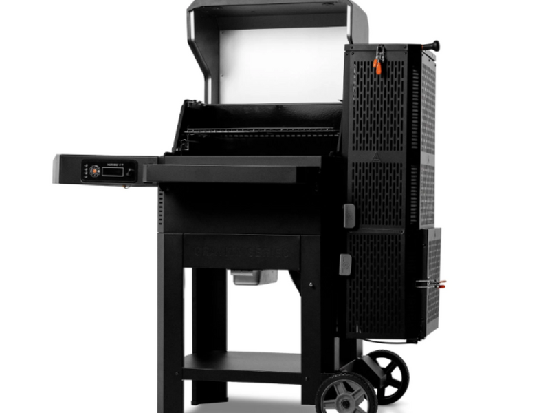 Masterbuilt Gravity Series® 600 Digital Charcoal Grill + Smoker